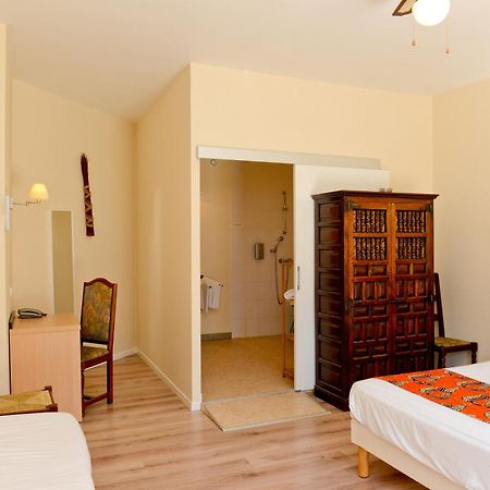 Logis Hostellerie Du Neez Gan Zewnętrze zdjęcie