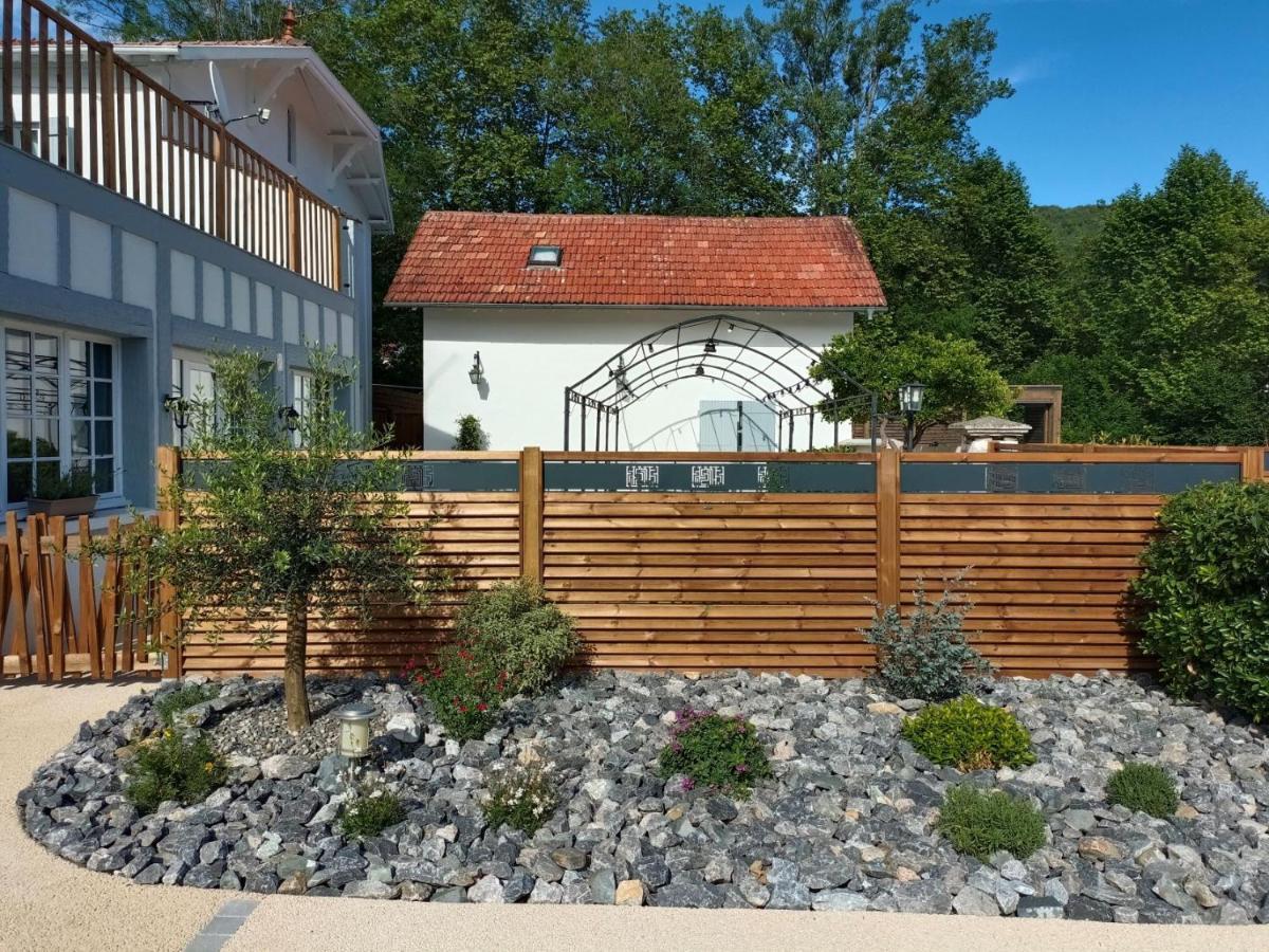 Logis Hostellerie Du Neez Gan Zewnętrze zdjęcie