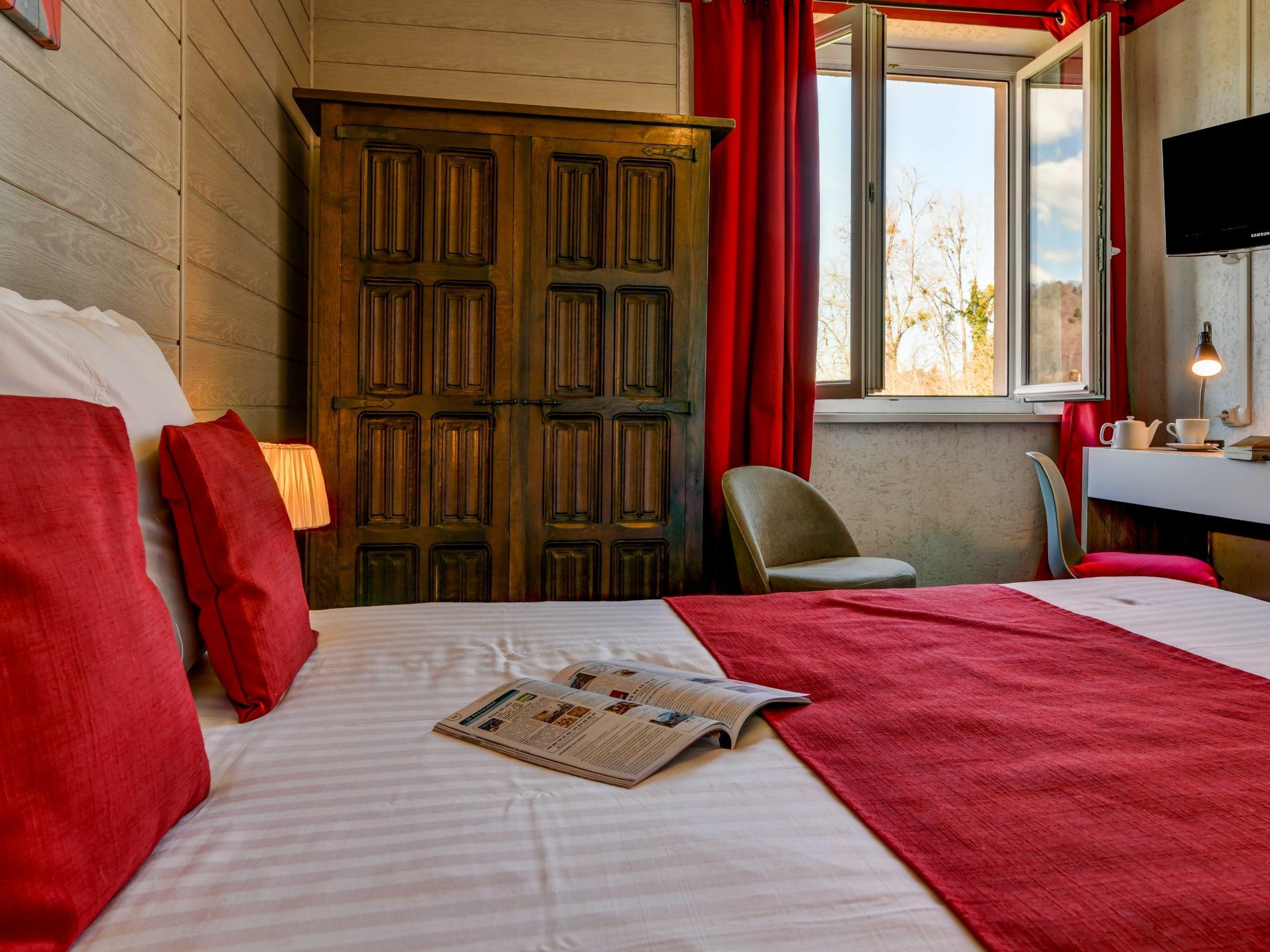 Logis Hostellerie Du Neez Gan Zewnętrze zdjęcie