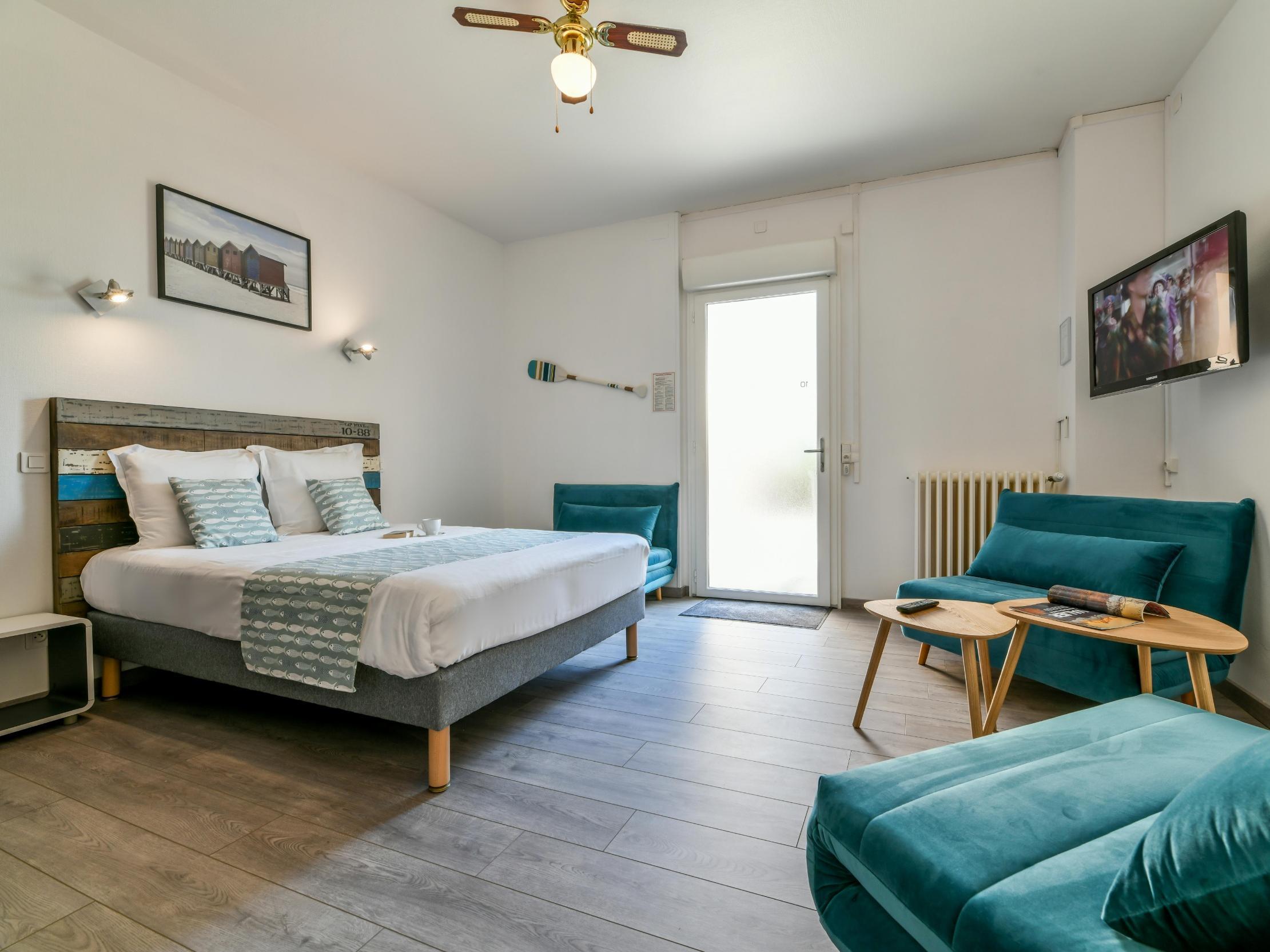 Logis Hostellerie Du Neez Gan Zewnętrze zdjęcie