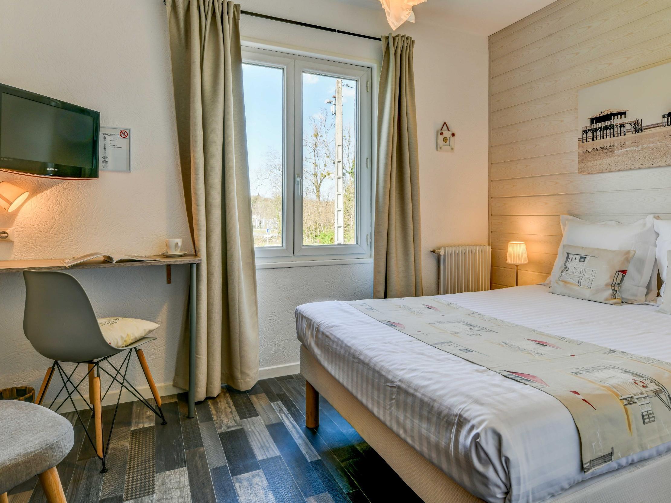 Logis Hostellerie Du Neez Gan Zewnętrze zdjęcie