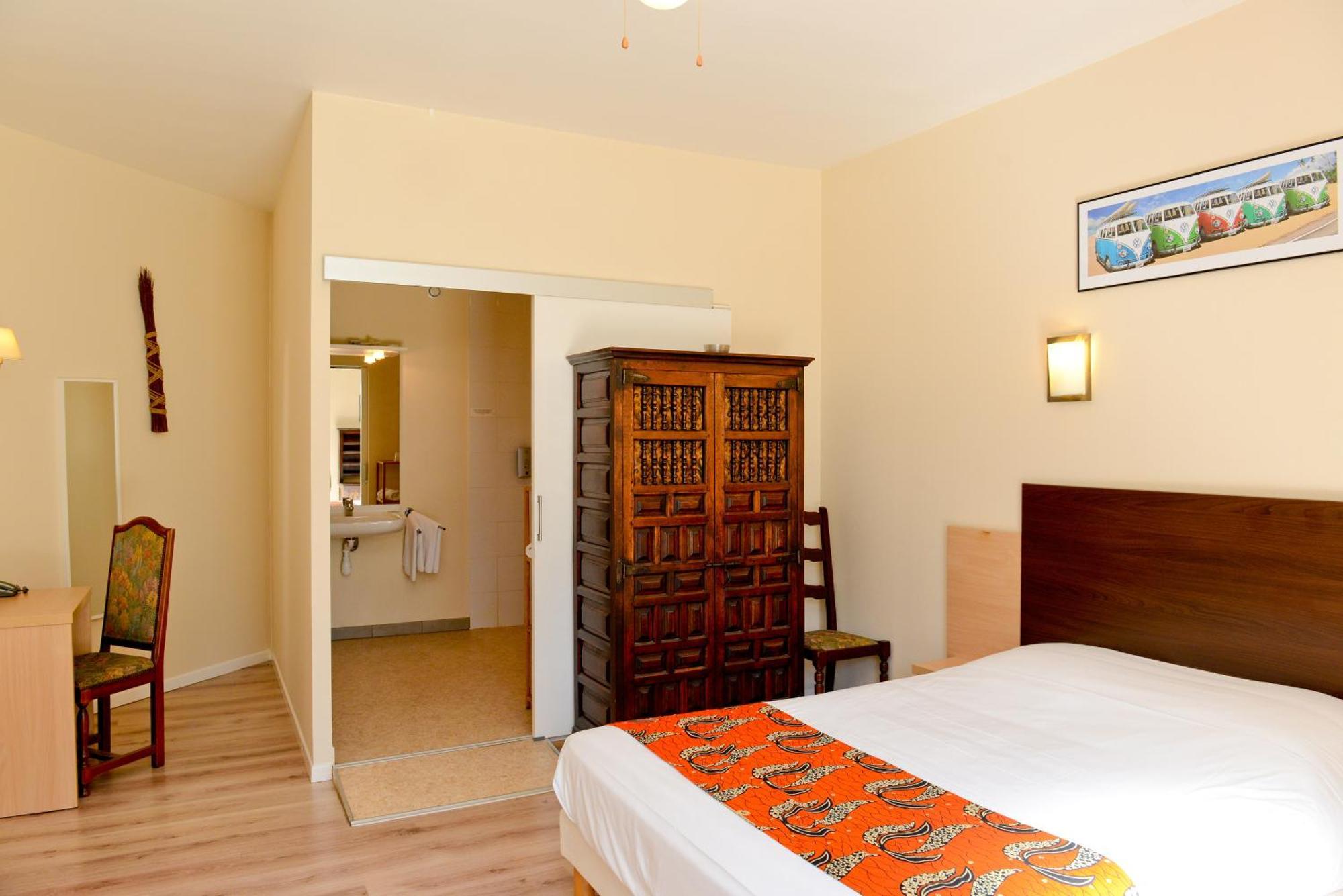 Logis Hostellerie Du Neez Gan Zewnętrze zdjęcie