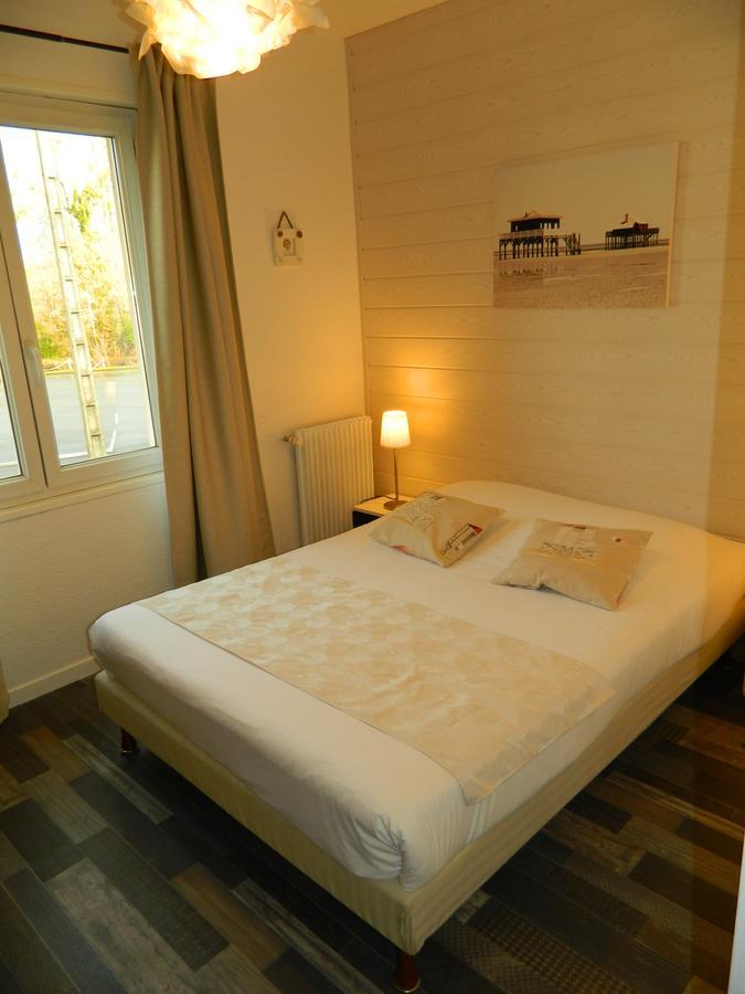 Logis Hostellerie Du Neez Gan Zewnętrze zdjęcie