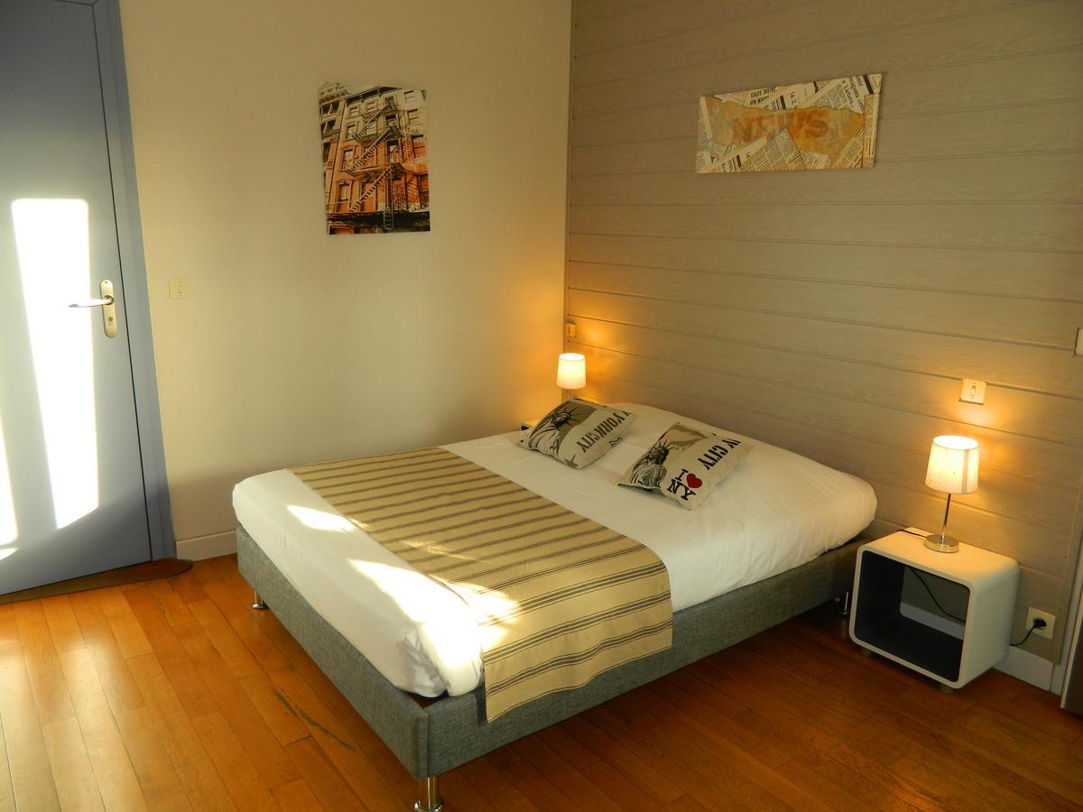 Logis Hostellerie Du Neez Gan Zewnętrze zdjęcie