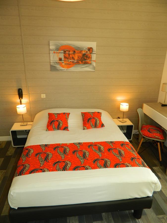 Logis Hostellerie Du Neez Gan Zewnętrze zdjęcie