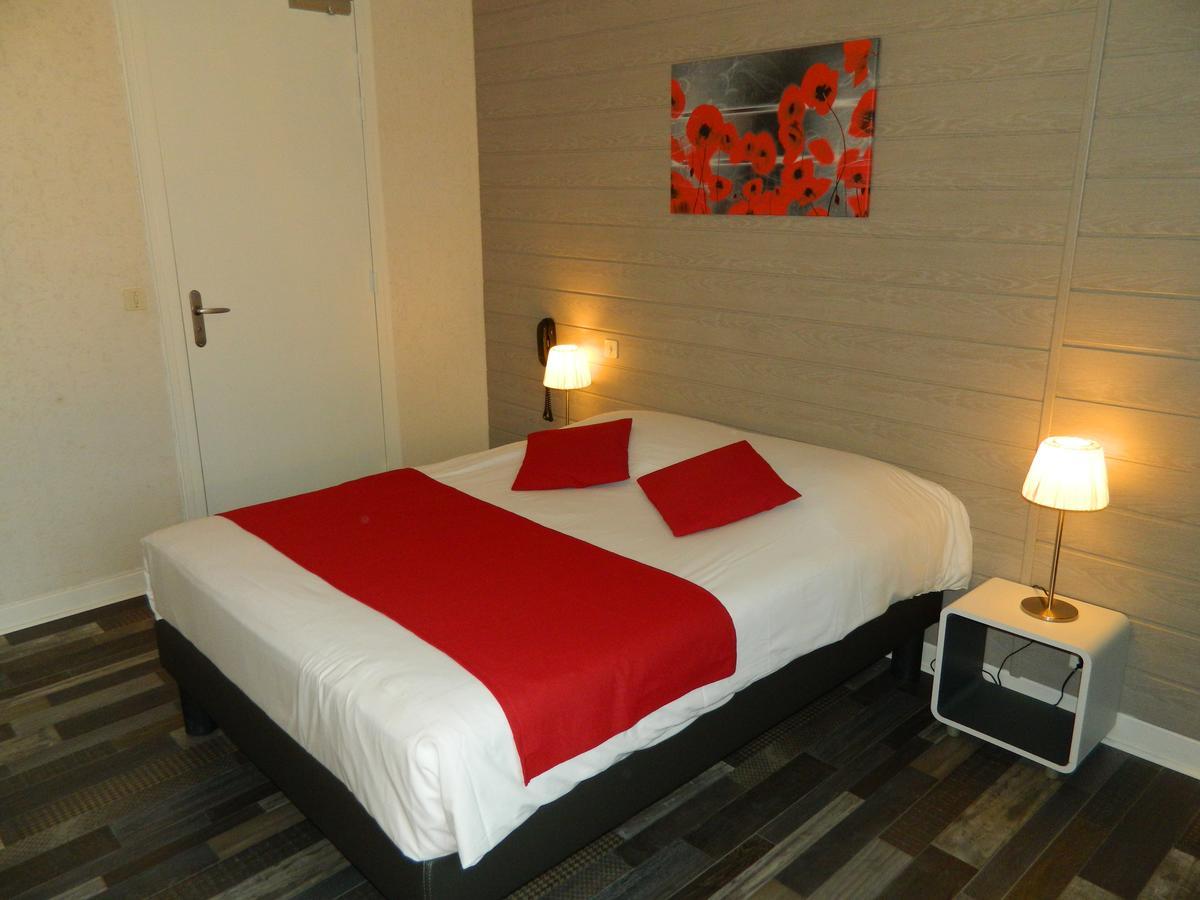 Logis Hostellerie Du Neez Gan Zewnętrze zdjęcie
