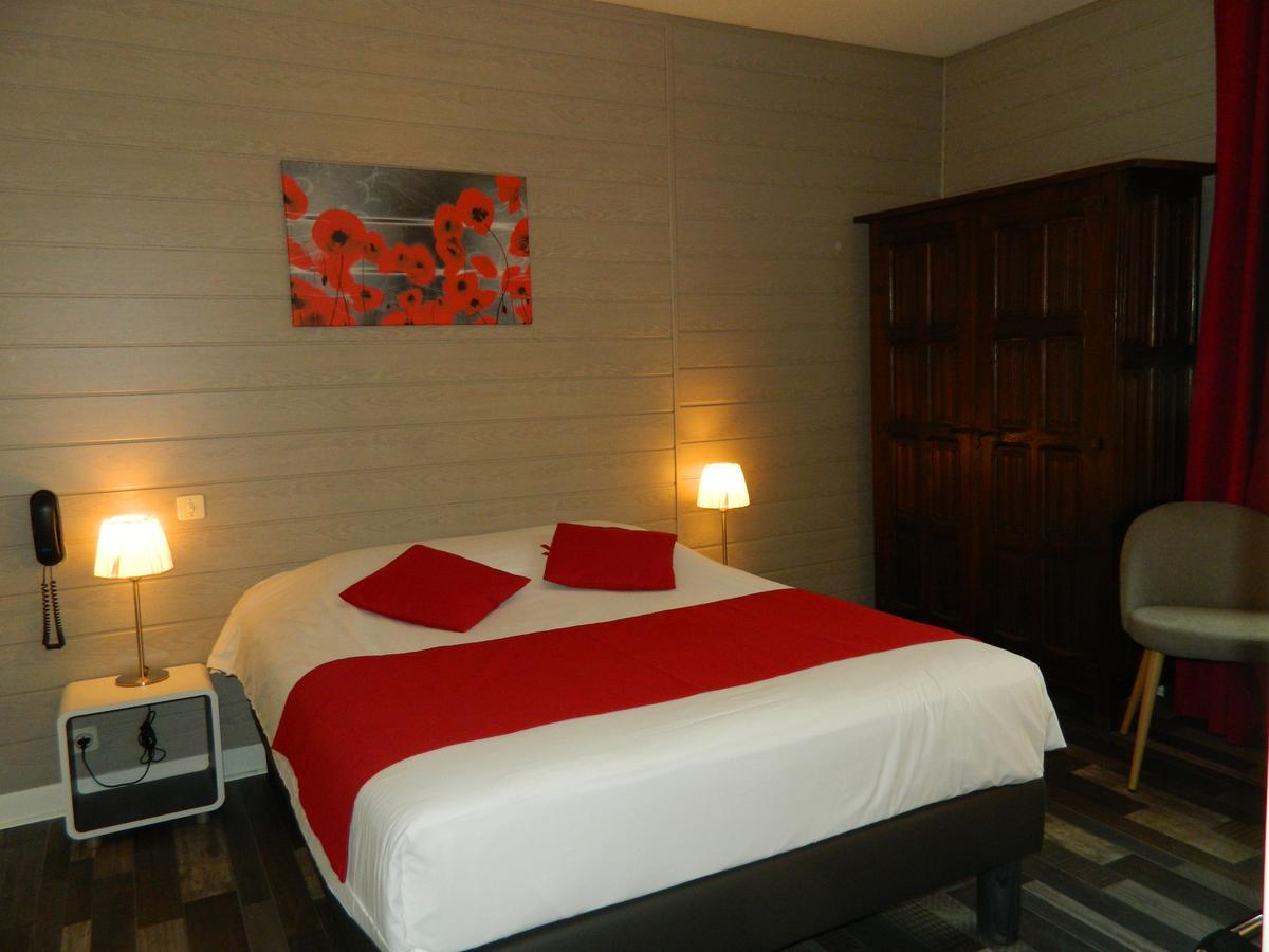 Logis Hostellerie Du Neez Gan Zewnętrze zdjęcie