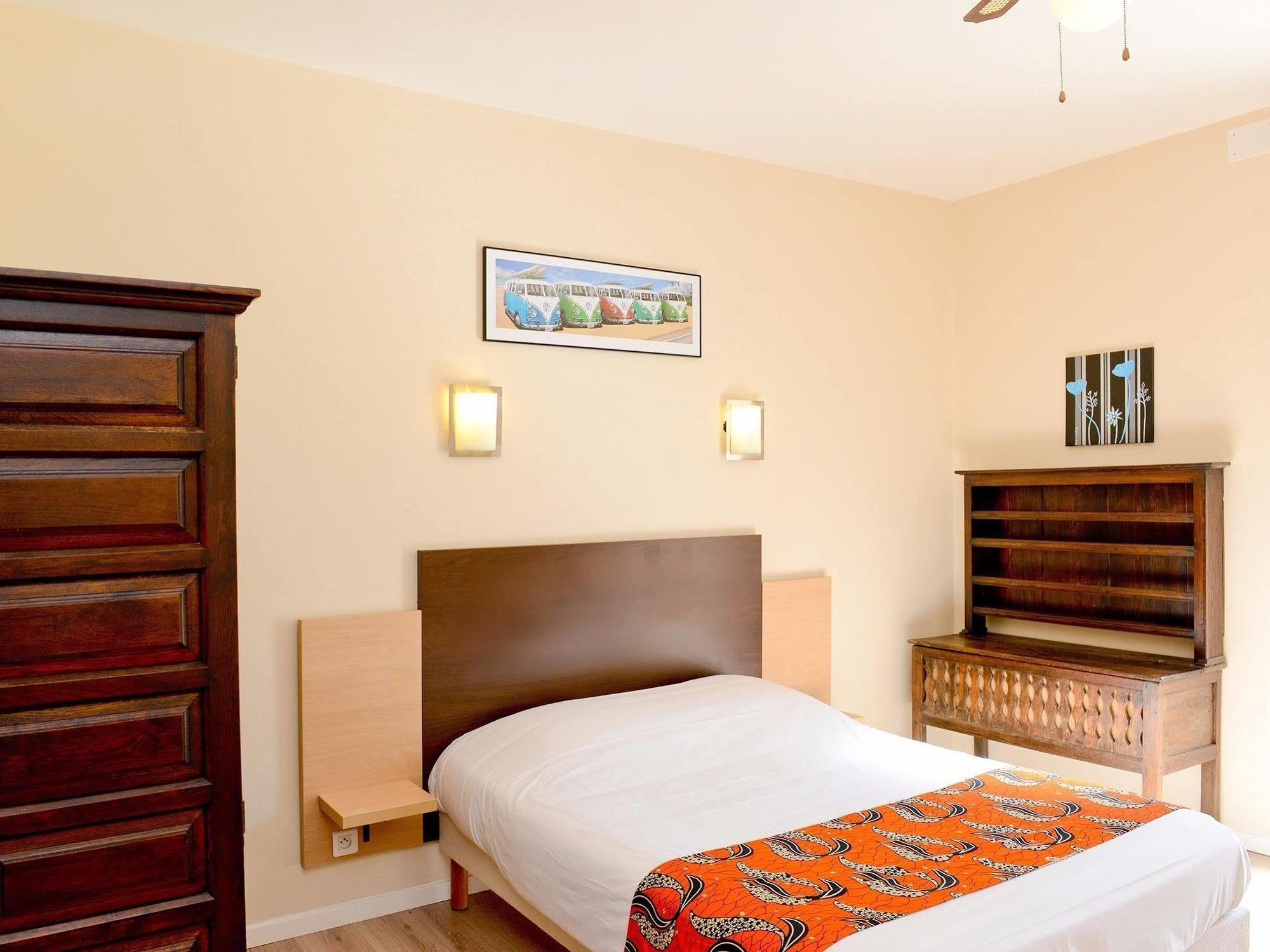 Logis Hostellerie Du Neez Gan Zewnętrze zdjęcie