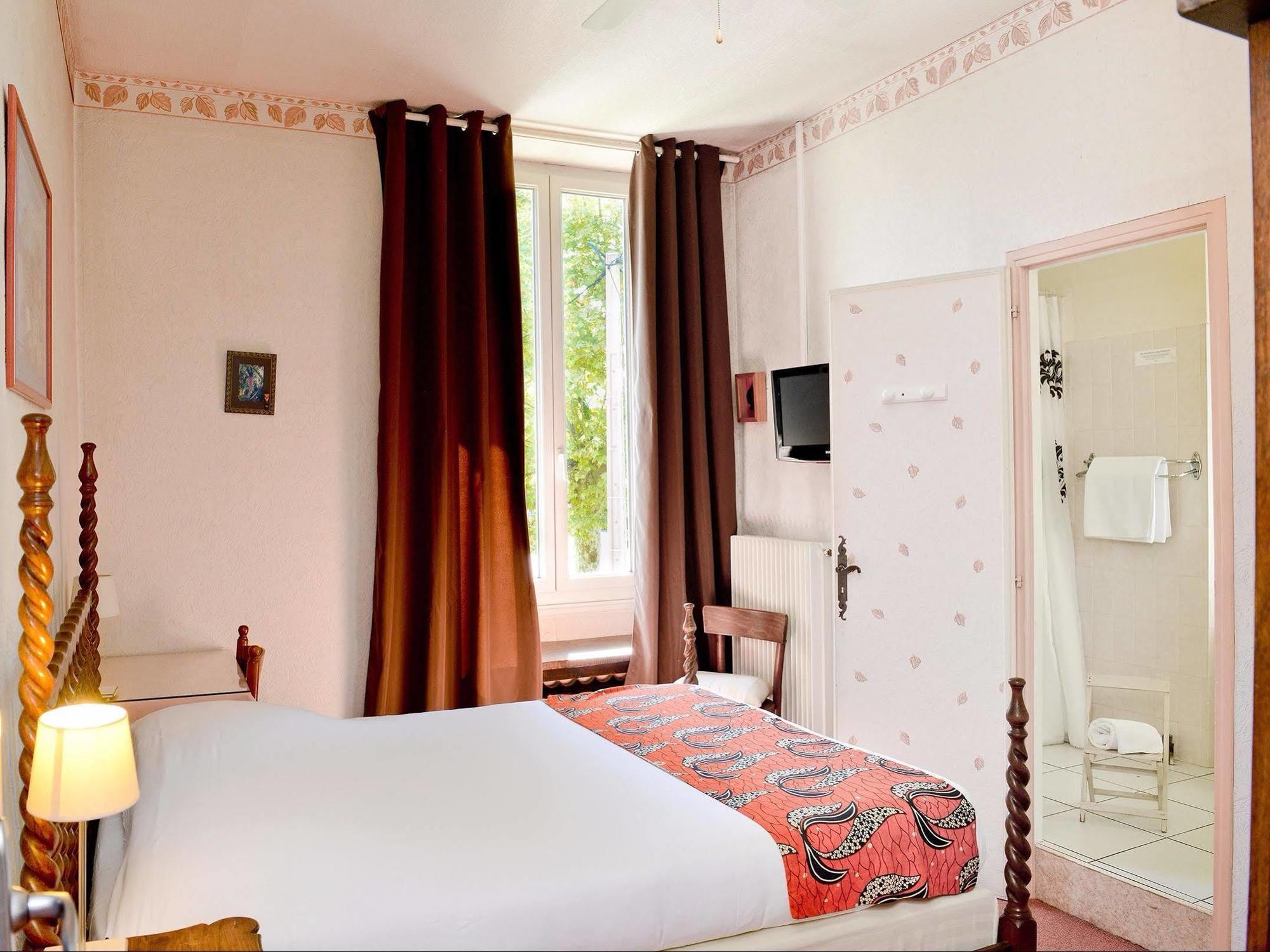 Logis Hostellerie Du Neez Gan Zewnętrze zdjęcie