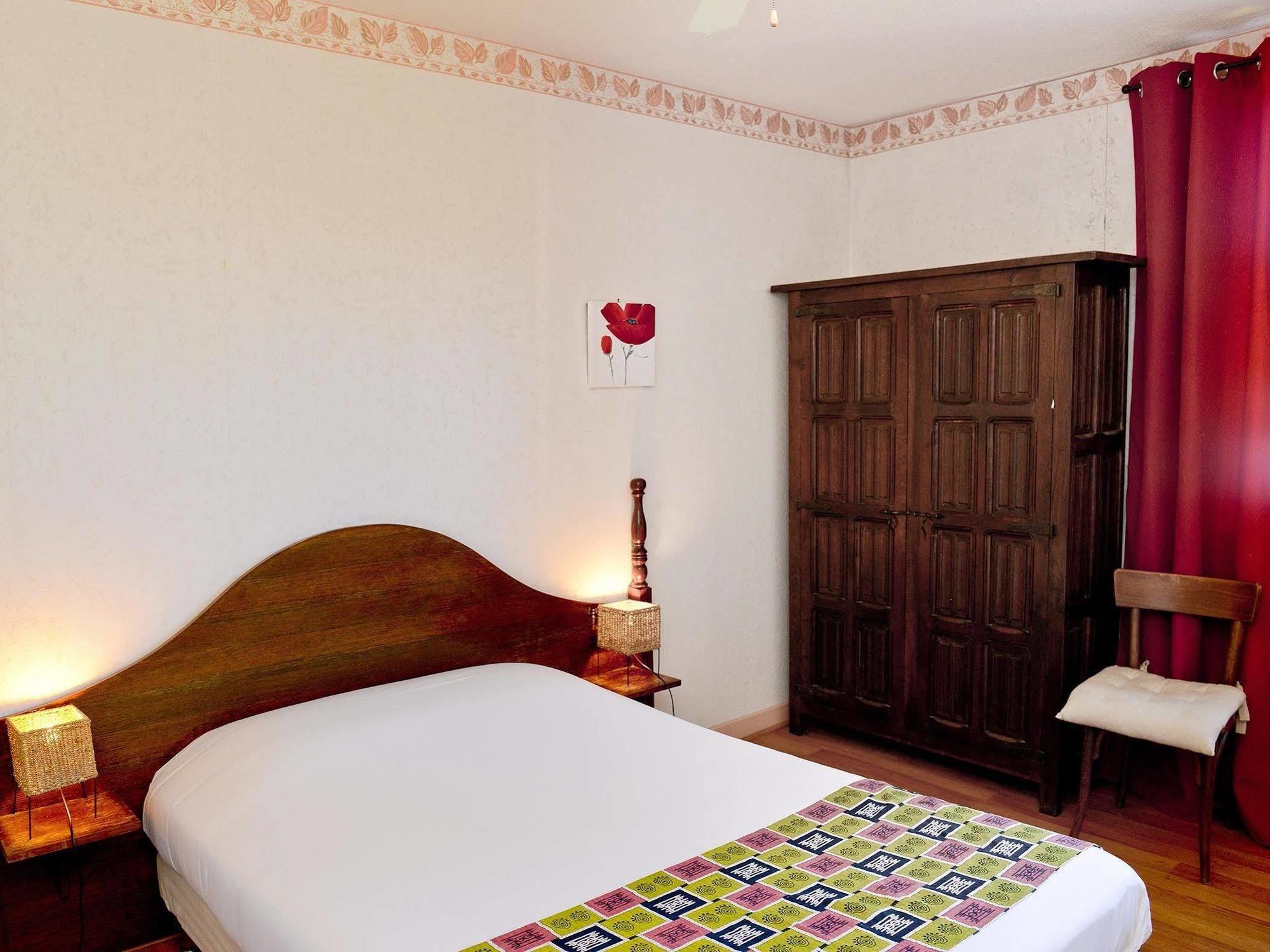 Logis Hostellerie Du Neez Gan Zewnętrze zdjęcie