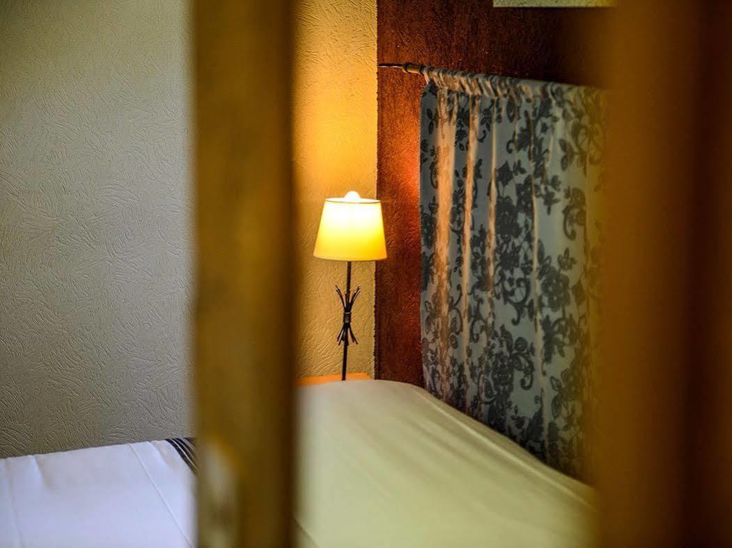 Logis Hostellerie Du Neez Gan Zewnętrze zdjęcie