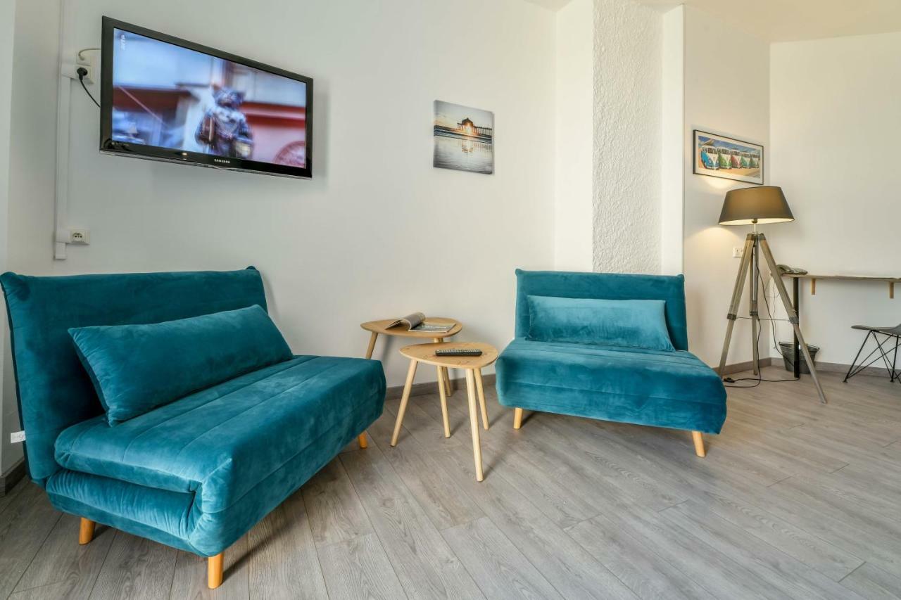 Logis Hostellerie Du Neez Gan Zewnętrze zdjęcie