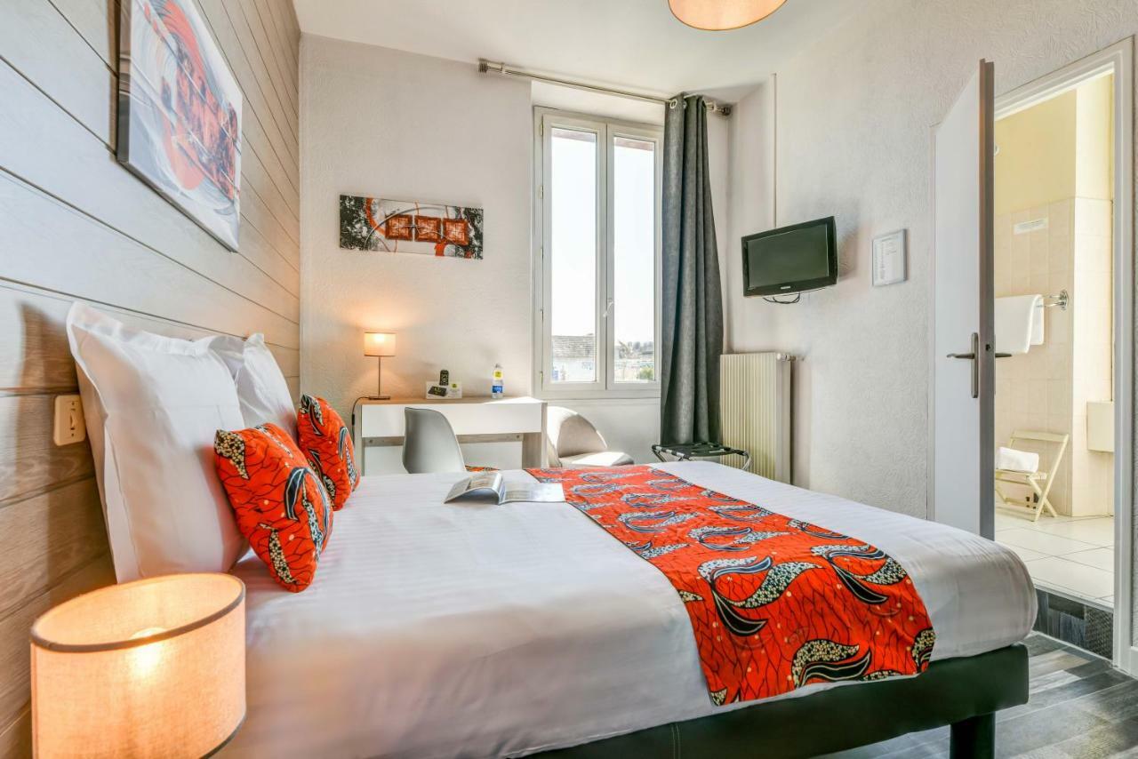 Logis Hostellerie Du Neez Gan Zewnętrze zdjęcie